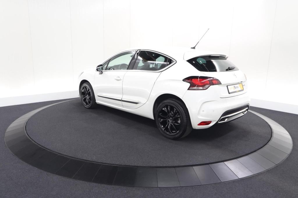 Ds Ds 4 puretech 130 performance line | camera | dodehoekdetectie | stoelma