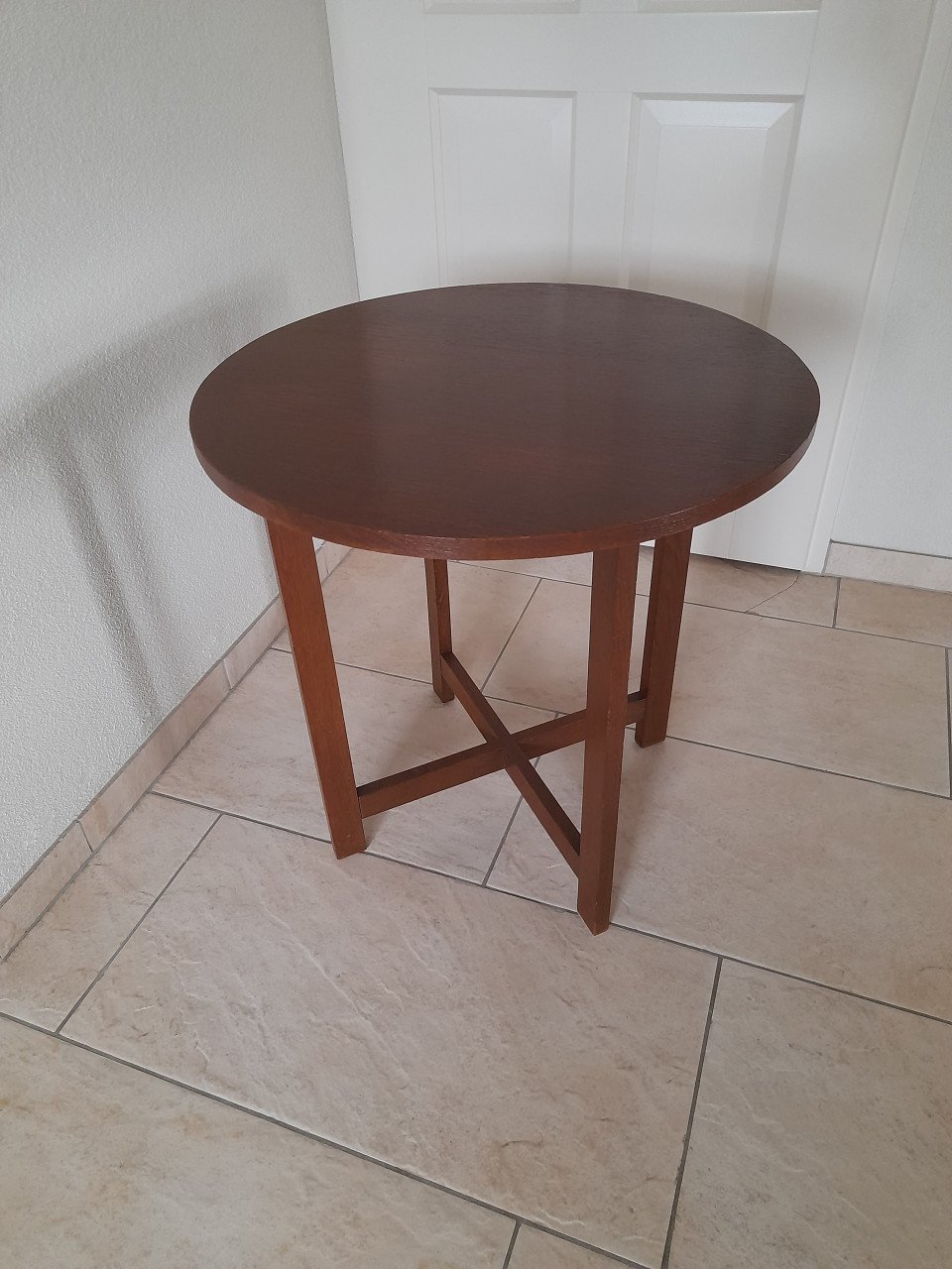 Leuk tafeltje 60 doorsnede x 61H (in goede nette staat )