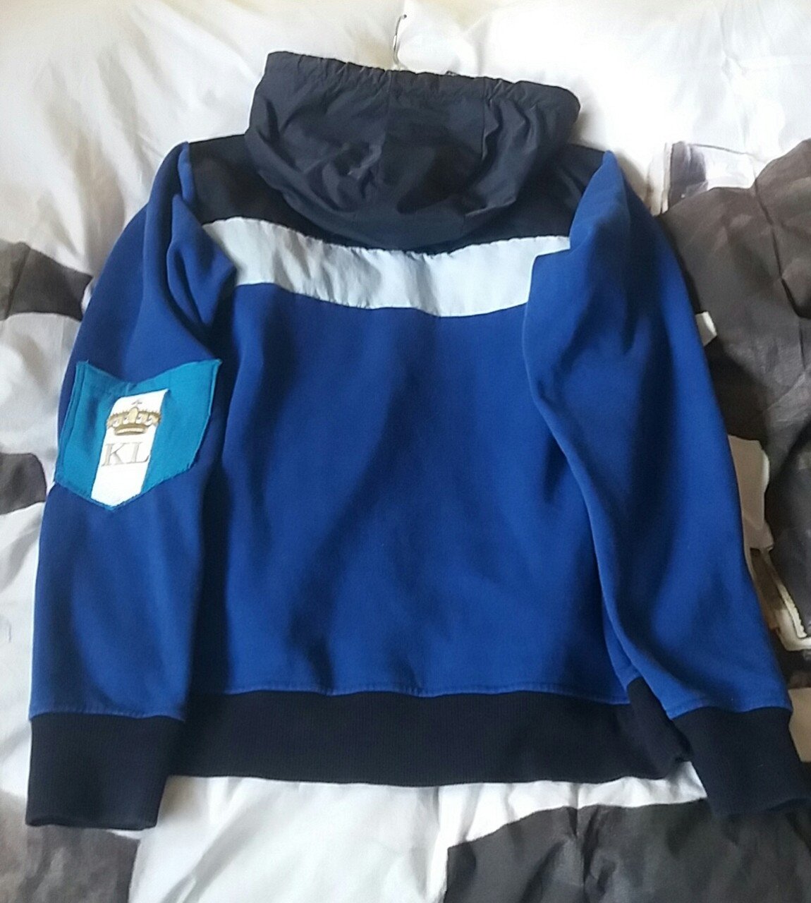 Kingsland vest sweater hoodie
