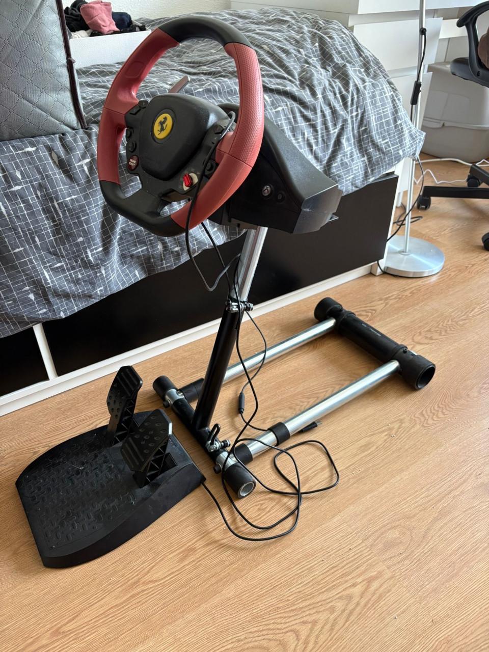 Ferrari racestuur + standaard voor Xbox