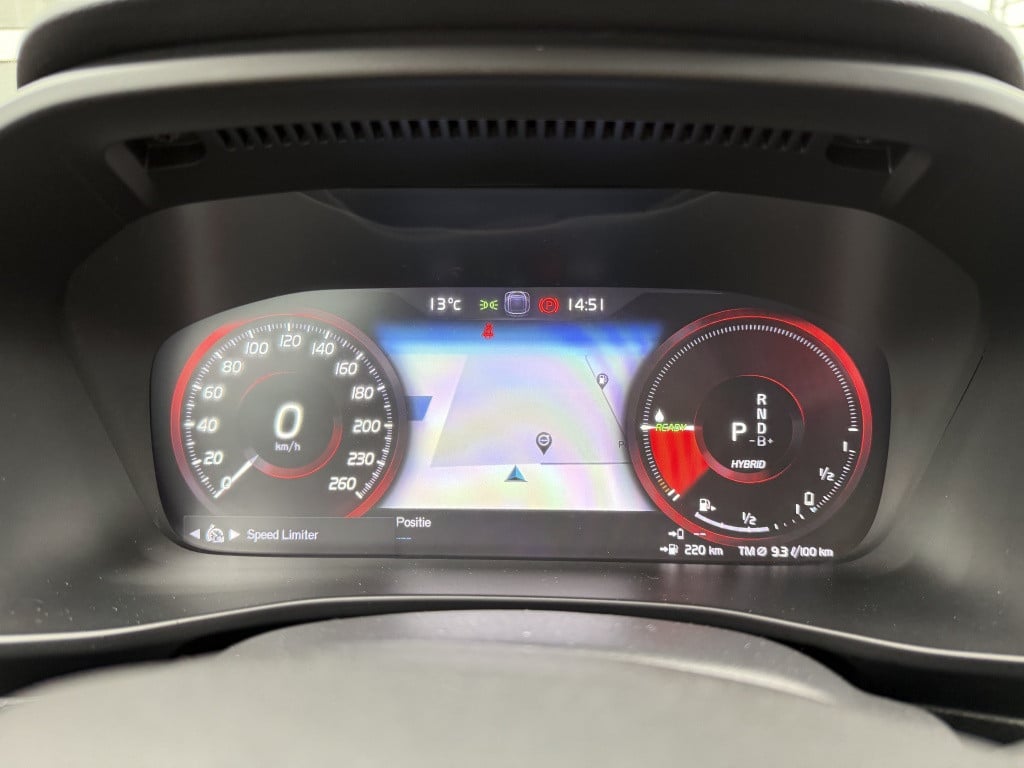 Volvo XC40 t5 262pk recharge business pro| navi| keyless| led| getint glas|