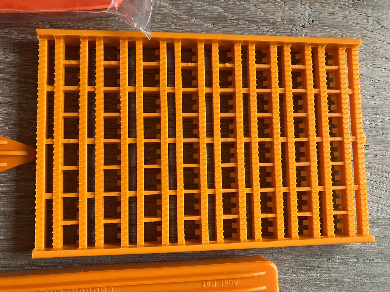 Borner groenteschaaf oranje ( geen koeriers )