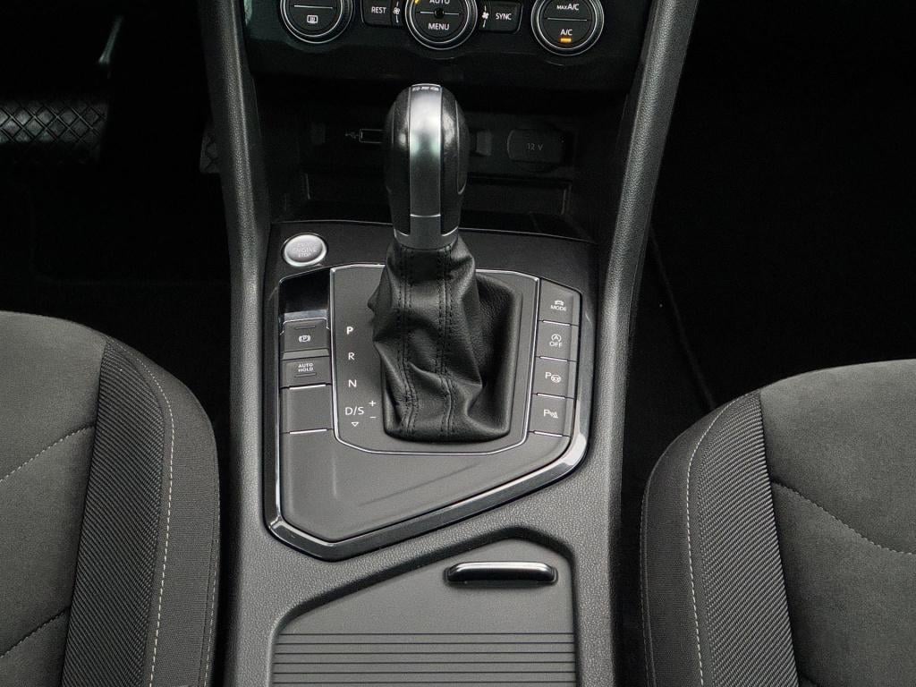 Volkswagen Tiguan 1.5 tsi act highline business r nl-auto, uitklapbare trek