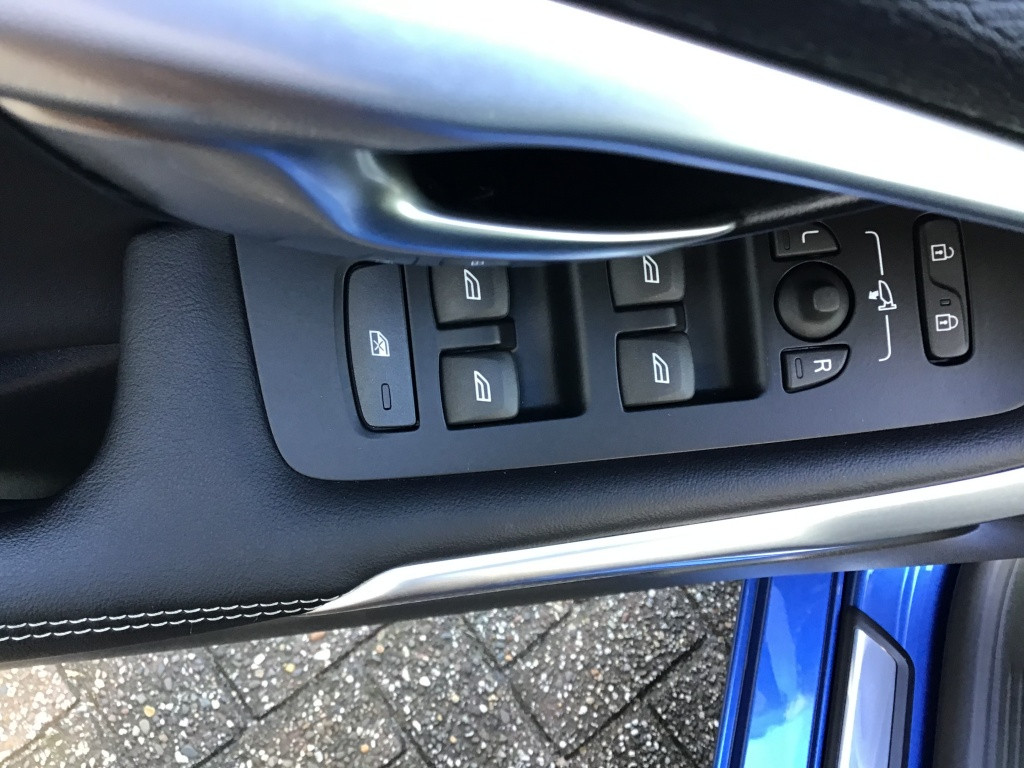 Volvo V40 1.5 t3 polar+ sport leder panoramadak harman kardon camera