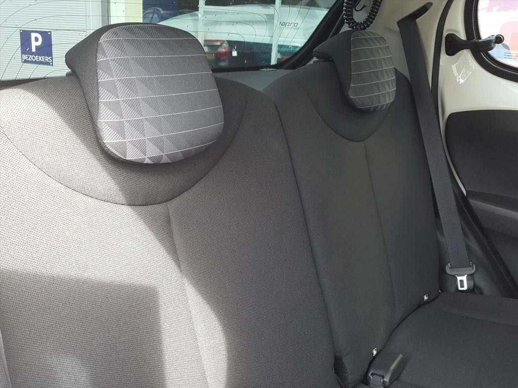 Peugeot 108 1.0 e-vti 72pk 5d active | airco | radio | bluetooth | bellen &