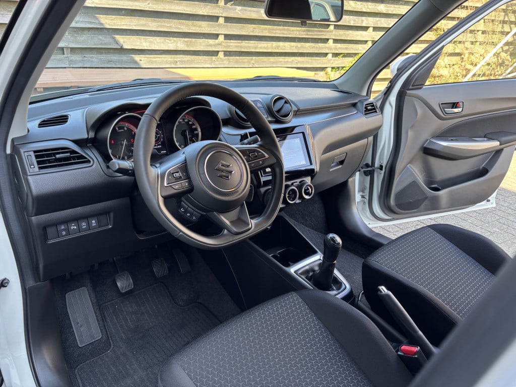 Suzuki Swift 1.2 style smart hybrid