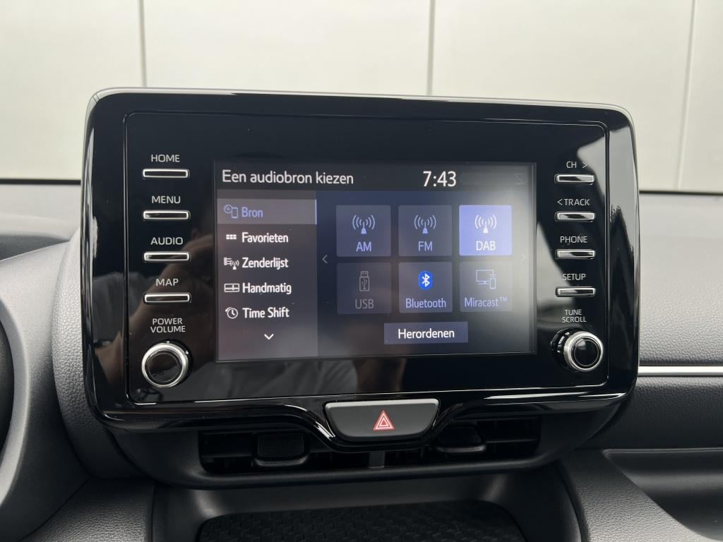 Toyota Yaris 1.5 hyb. 115 first e