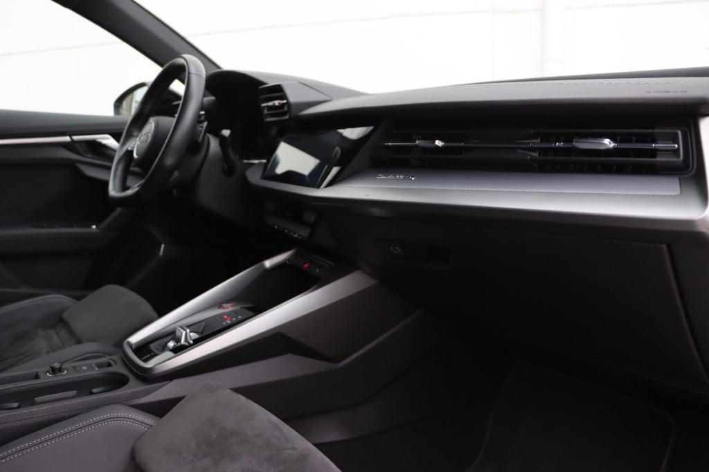 Audi S3 sportback 2.0 tfsi 310pk s tronic quattro edition one