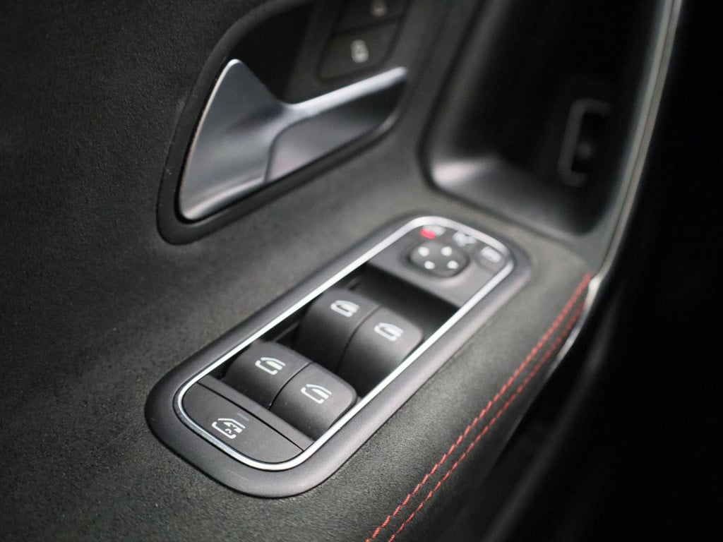 Mercedes-Benz Cla 250 e business solution amg limited | amg-styling | panor