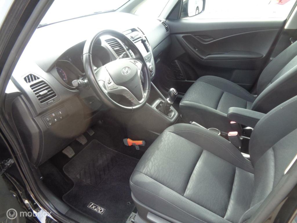 Hyundai Ix20 1.4i i-drive/airco/lm velgen/pdc/camera/trekhaak/hoge zit/nap