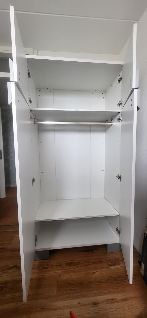 Kledingkast voor kinderkamer