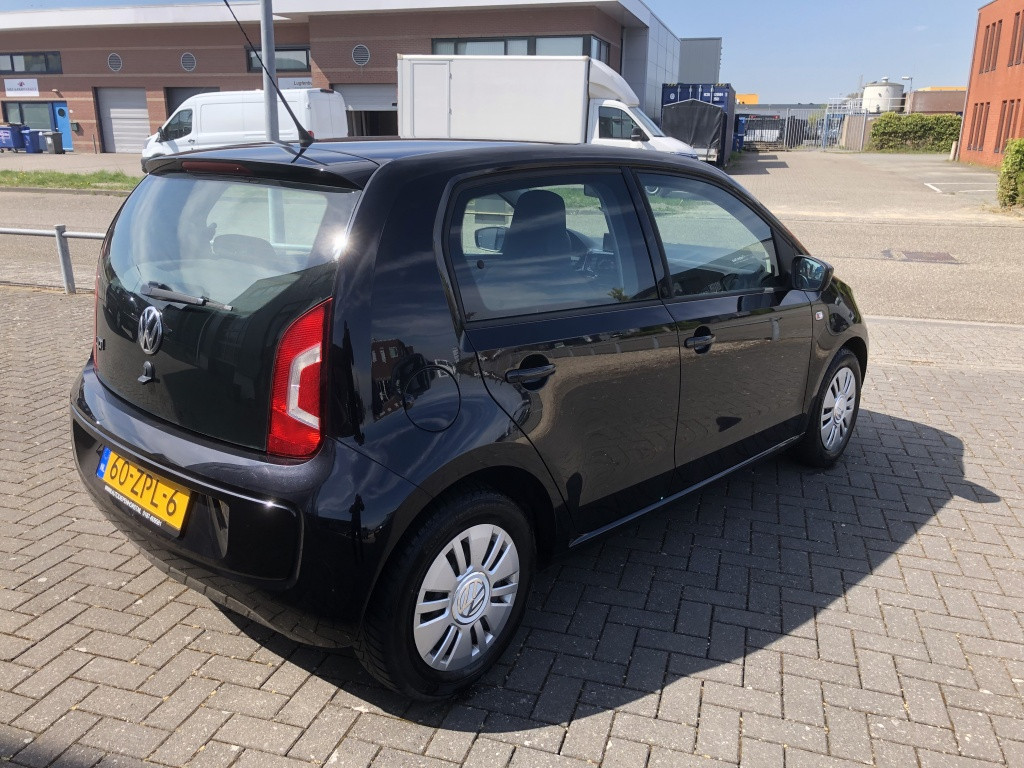 Volkswagen UP! 1.0 move up! bluem.
