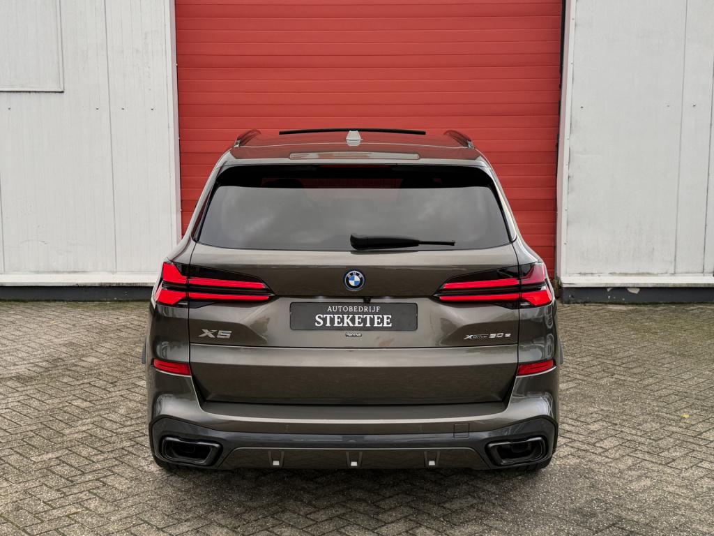 BMW X5 xdrive50e m-sport | pano | luchtvering | elek. trekhaak | rijklaar i