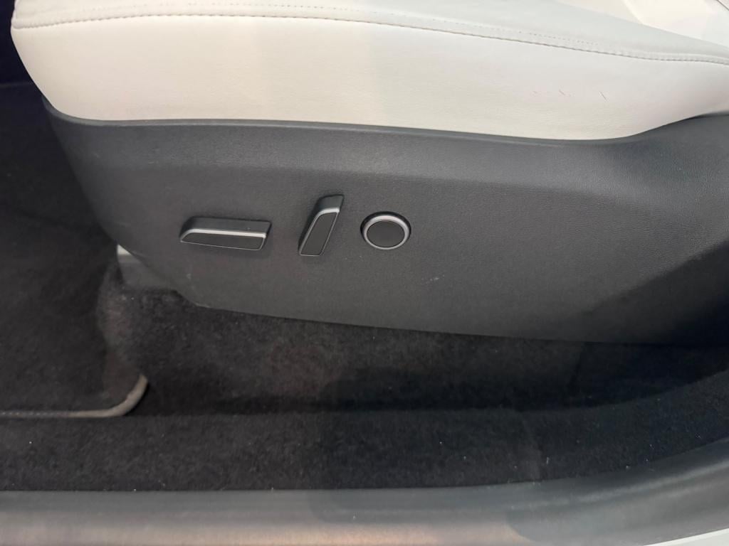 Tesla Model Y rwd 58 kwh / soh 98%