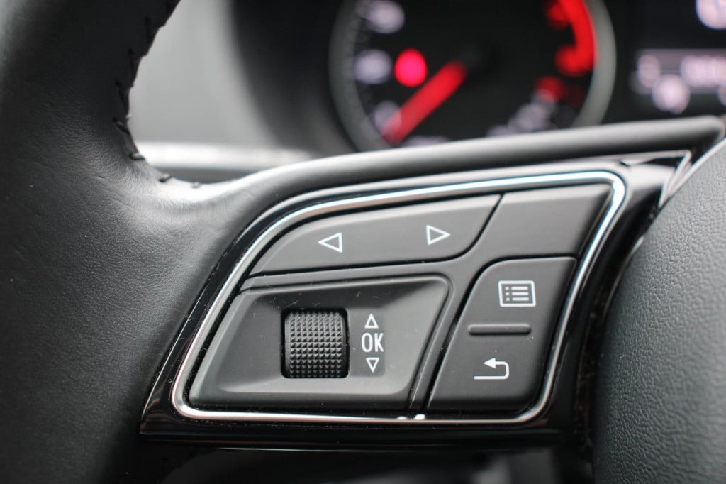 Audi Q2 1.4 tfsi sport - leder - pano - led v&a - trekhaak - navi - audi co