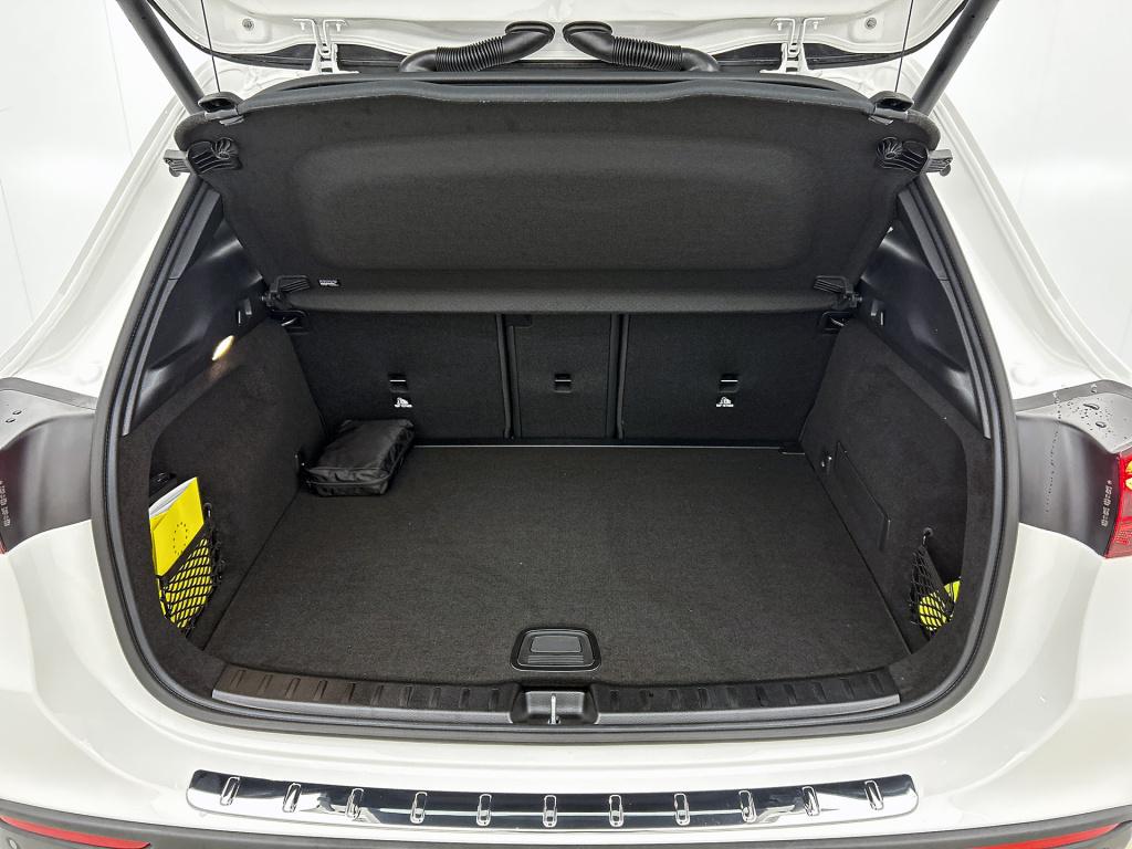 Mercedes-Benz Gla-klasse 180 business solution amg | premium plus pakket | 