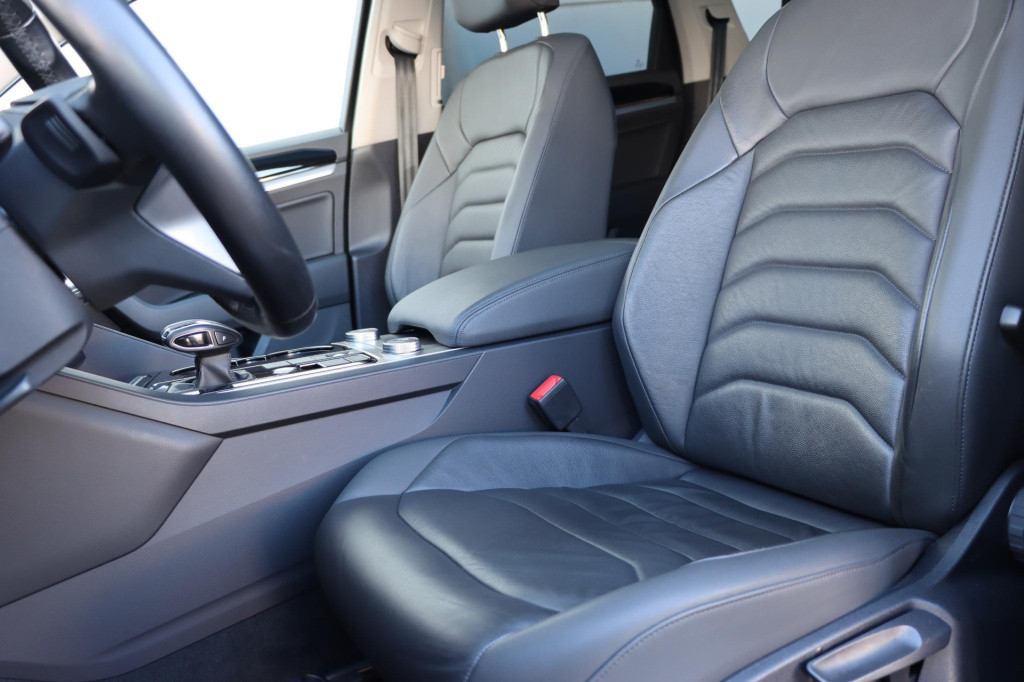 Volkswagen Touareg 3.0 tsi ehybrid elegance 380pk tiptronic