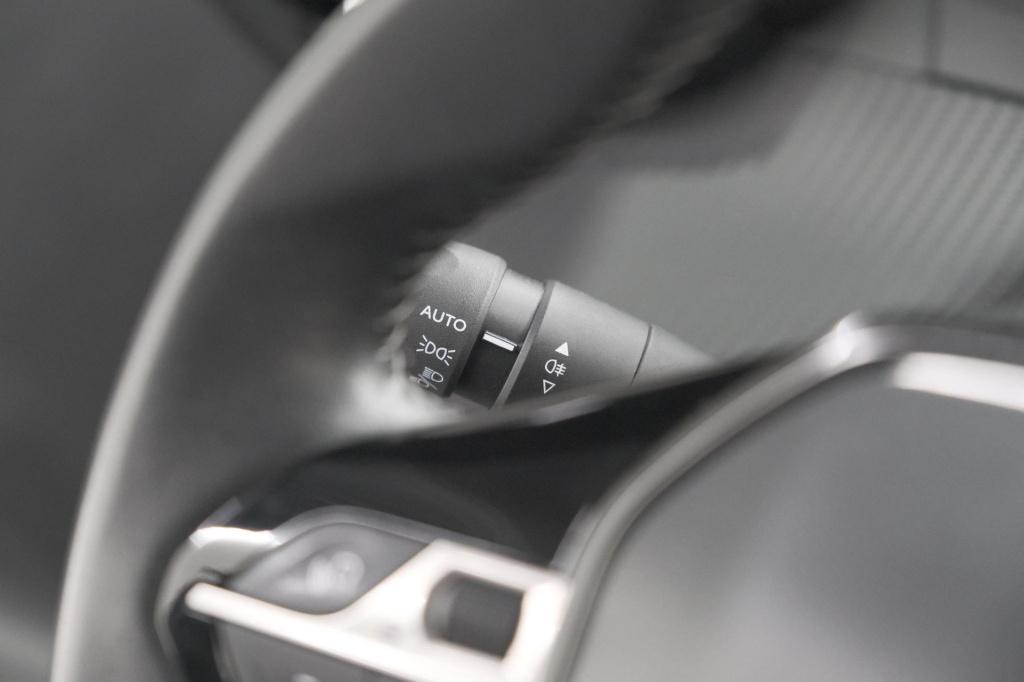 Peugeot 208 puretech 75 active pack | navigatie | parkeersensoren | apple c