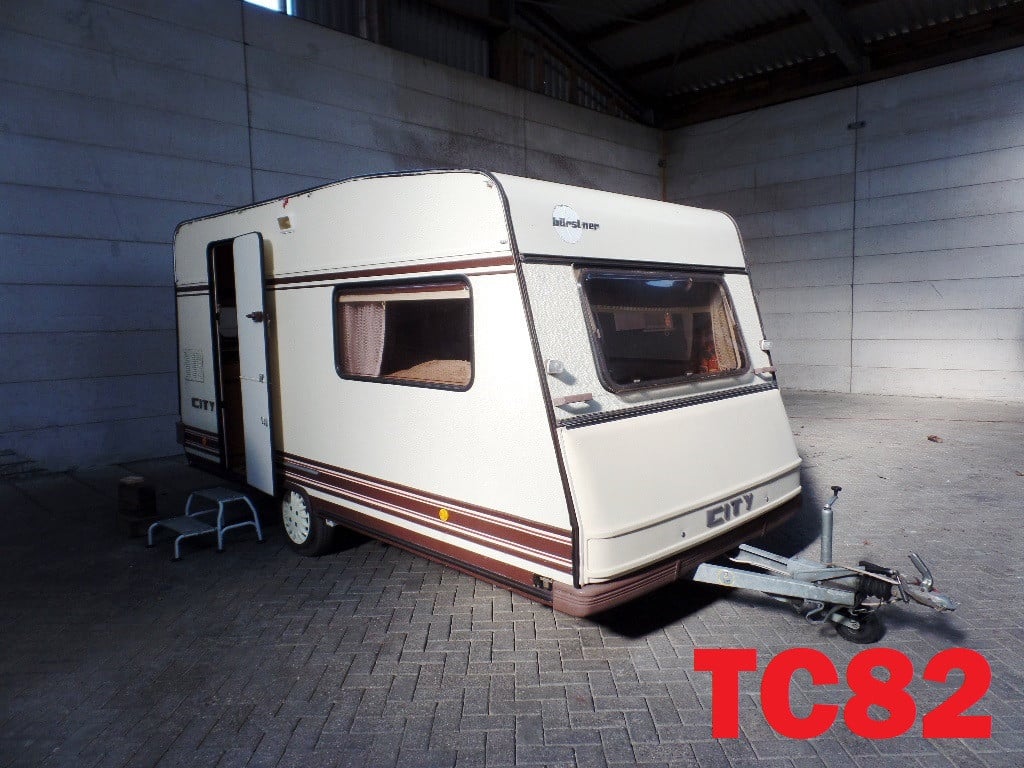 Ruim aanbod tourcaravans met en zonder geldig kentekenbewijs te koop