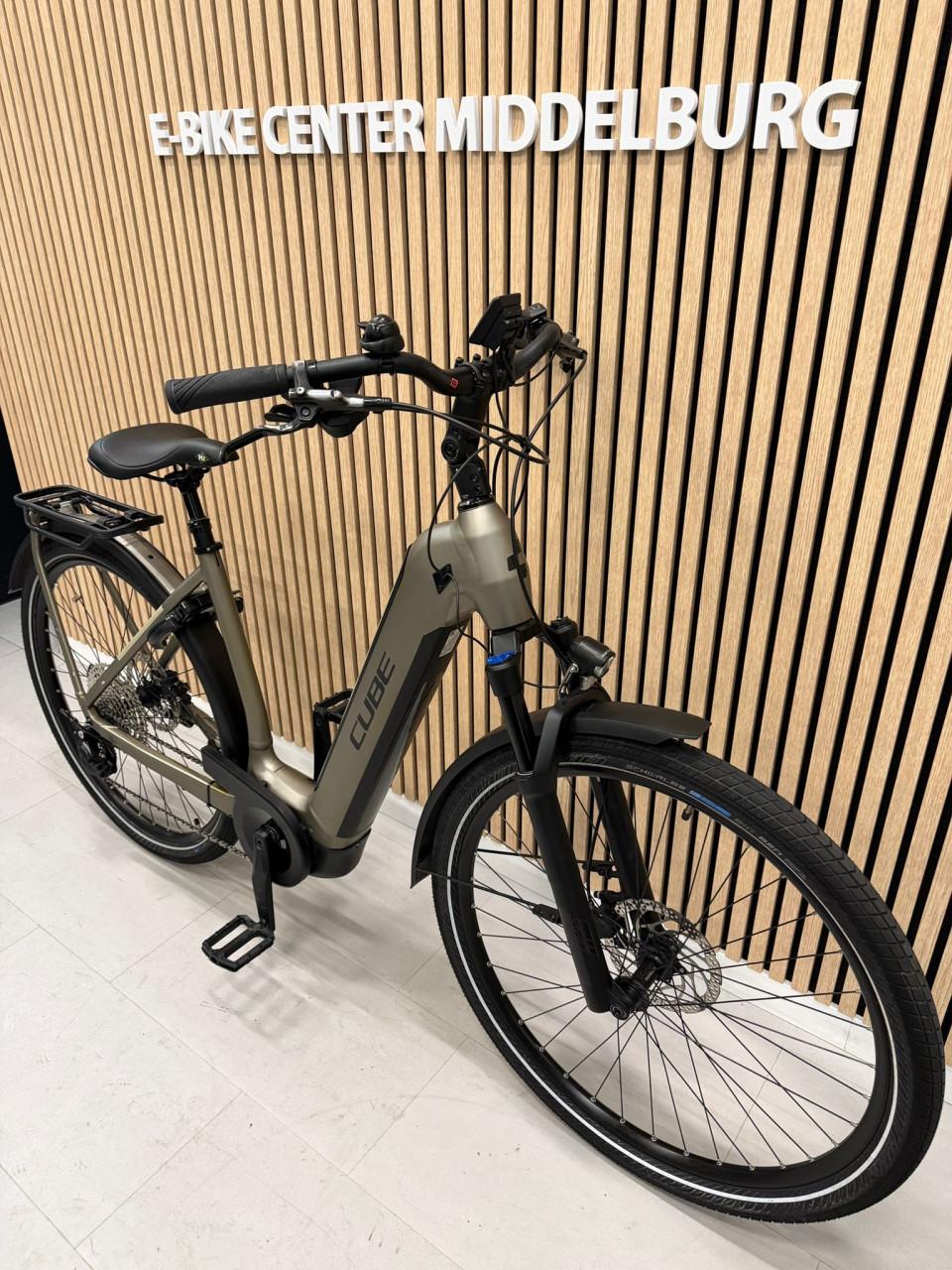 Cube Kathmandu Bosch Performance Line CX 85Nm 750Wh 54CM Kiox