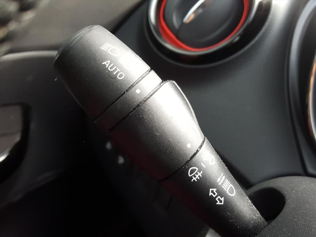 Renault Captur tce 120pk edc helly hansen | navigatie | trekhaak | bluetoot