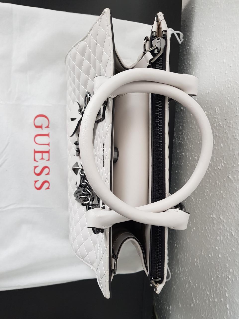 Guess tas
