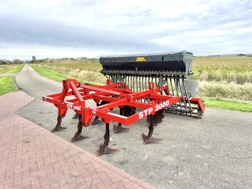 Vleugelschaar cultivator / Unia zaaimachine