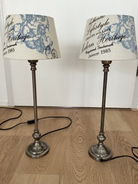 2 tafellampen van Riverdale