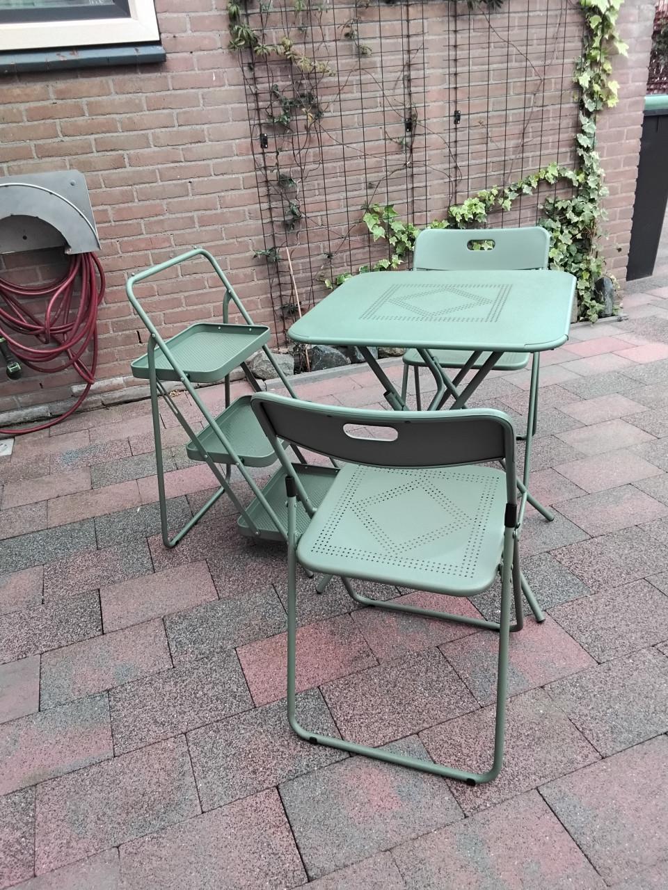 Tuinset nieuw groen nieuw metaal 2 stoelen tafel en bijzettafeltje