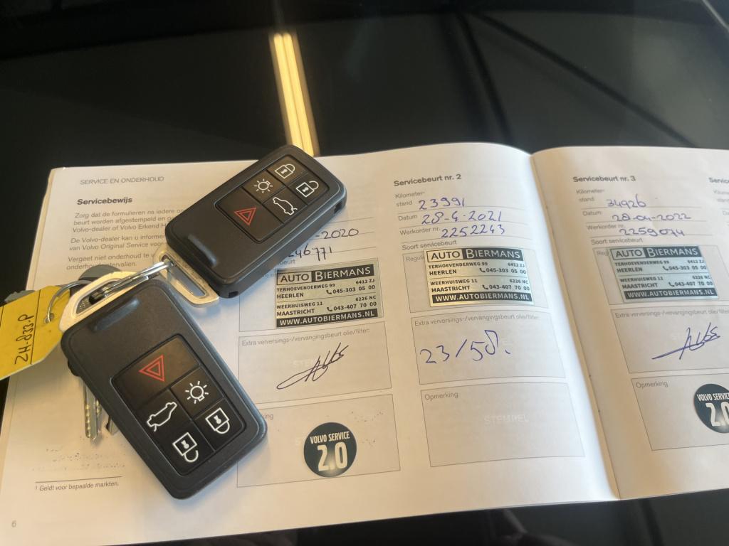 Volvo V40 1.5 t3 polar+ r-design sport pano navi trekhaak automaat
