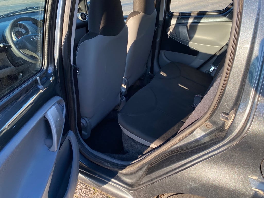 Toyota Aygo 1.0-12v >5deurs, airco, maar 84532km!<