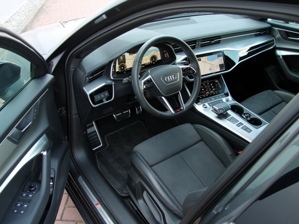 Audi A6 avant 55tfsi e hybrid 367pk quattro competition s-line | pano dak |