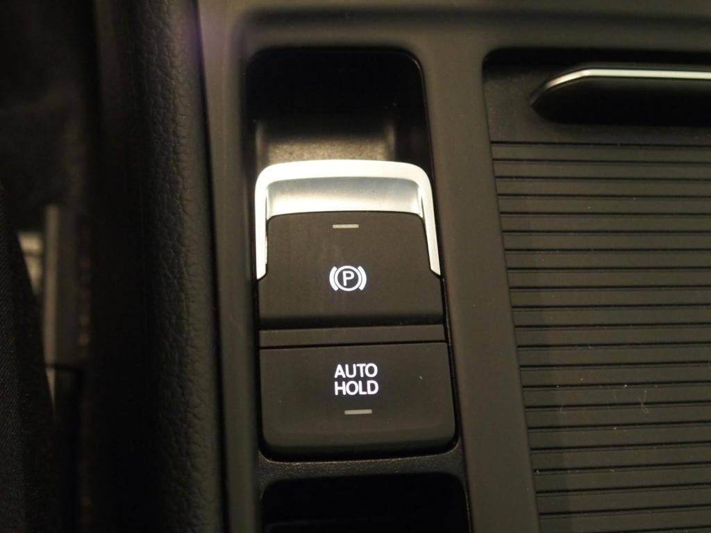Volkswagen Golf 1.0 tsi comfortline business|stoelverwarming|all season ban