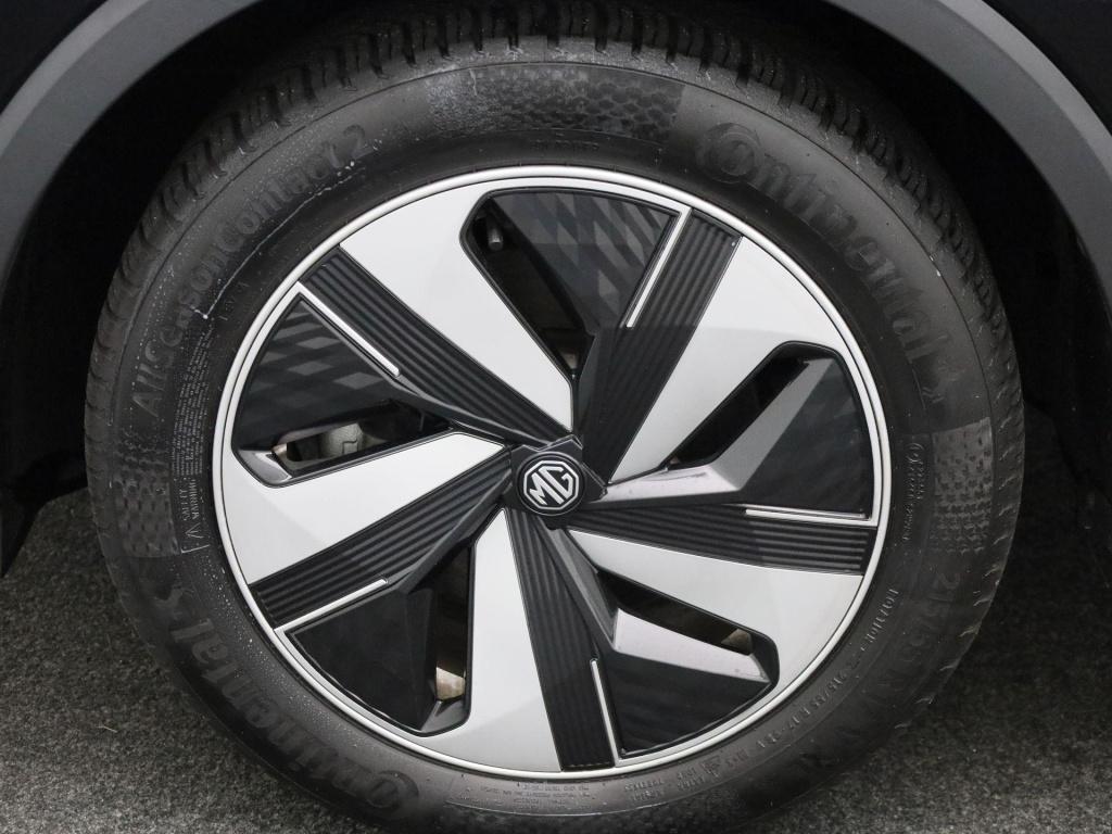 MG Zs Ev long range luxury 70 kwh | panoramadak | leder | apple carplay - a