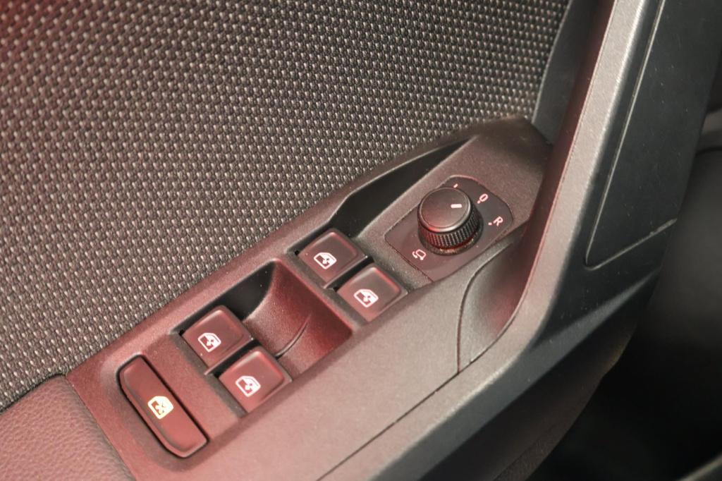 Seat Arona 1.0 tsi xcellence launch edition nl auto, acc, trekhaak, stoelve