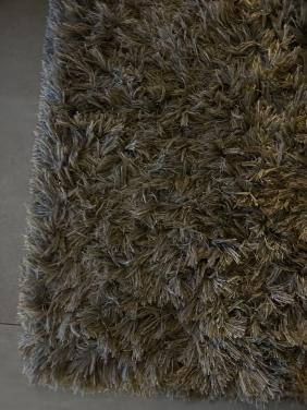 Gratis  groot hoogpolig vloerkleed 2,30 x 3,60 ca.