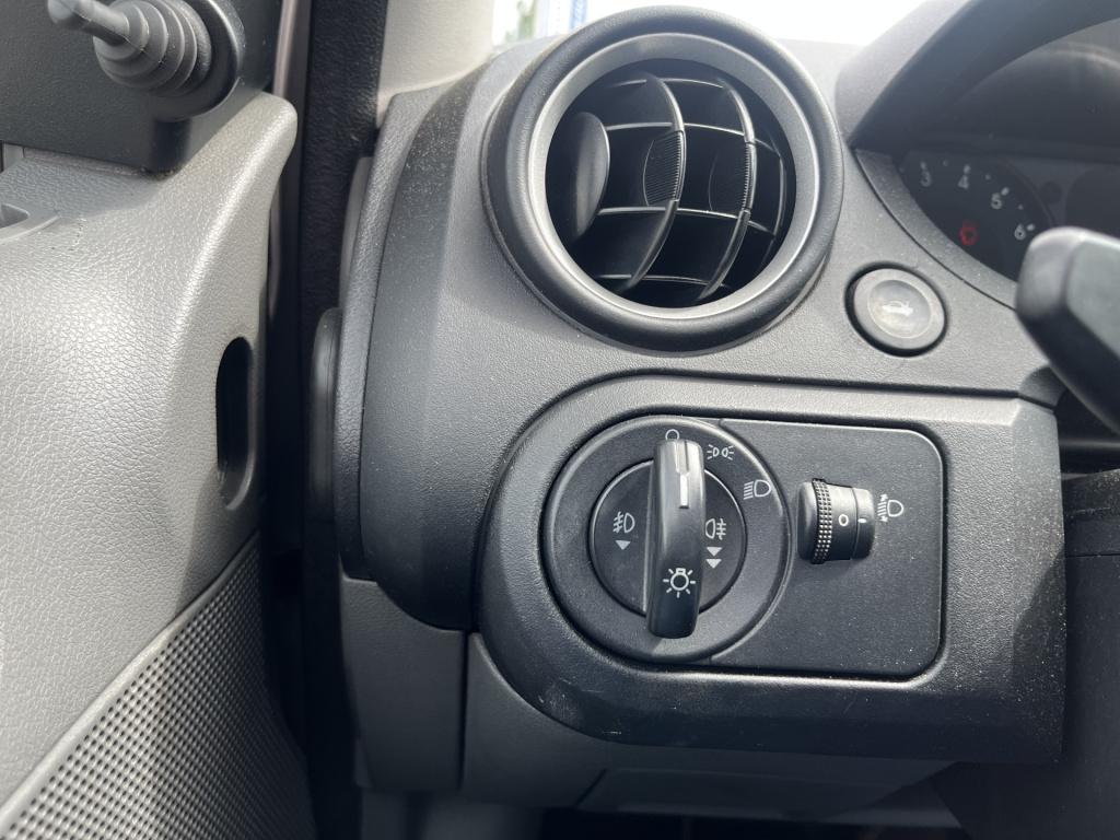 Ford Fiesta 1.4-16v trend 84 dkm met 1 jaar apk