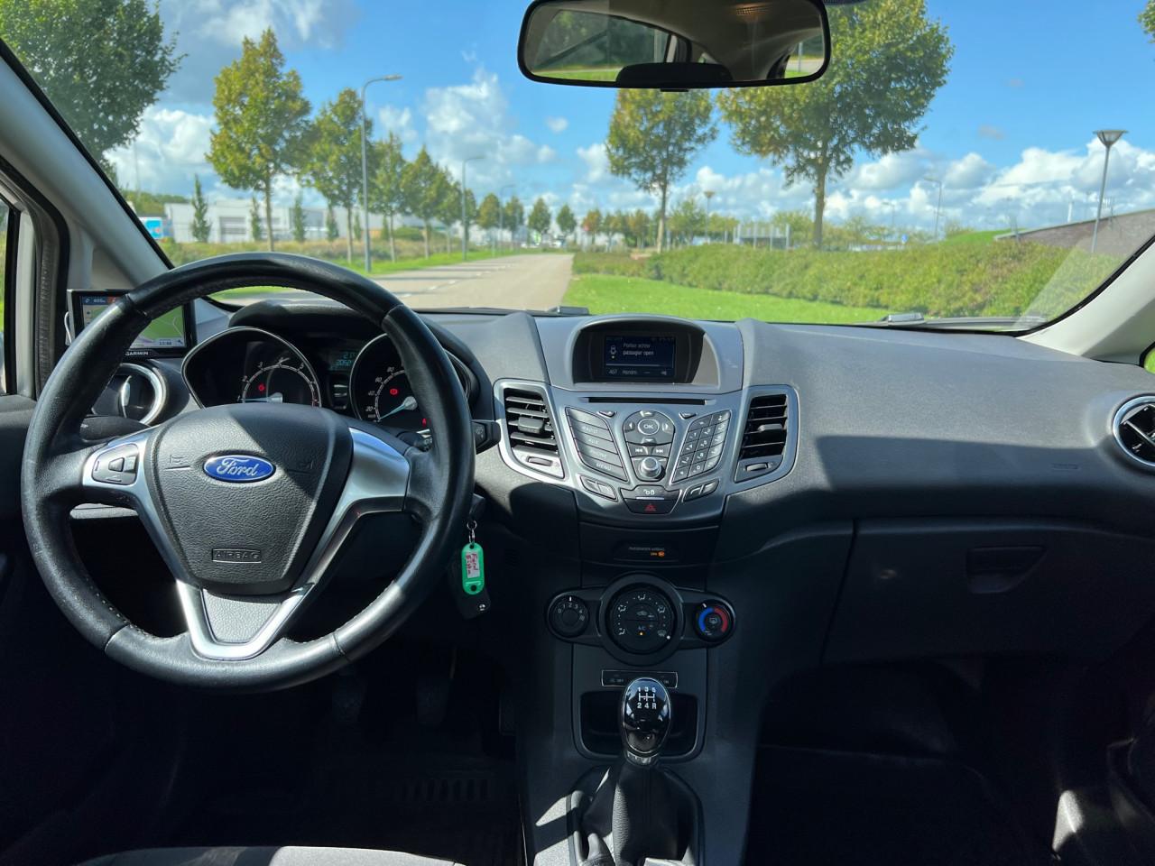 Keurige Ford Fiesta uit 2017 met slechts 71.000 km LED/Airco