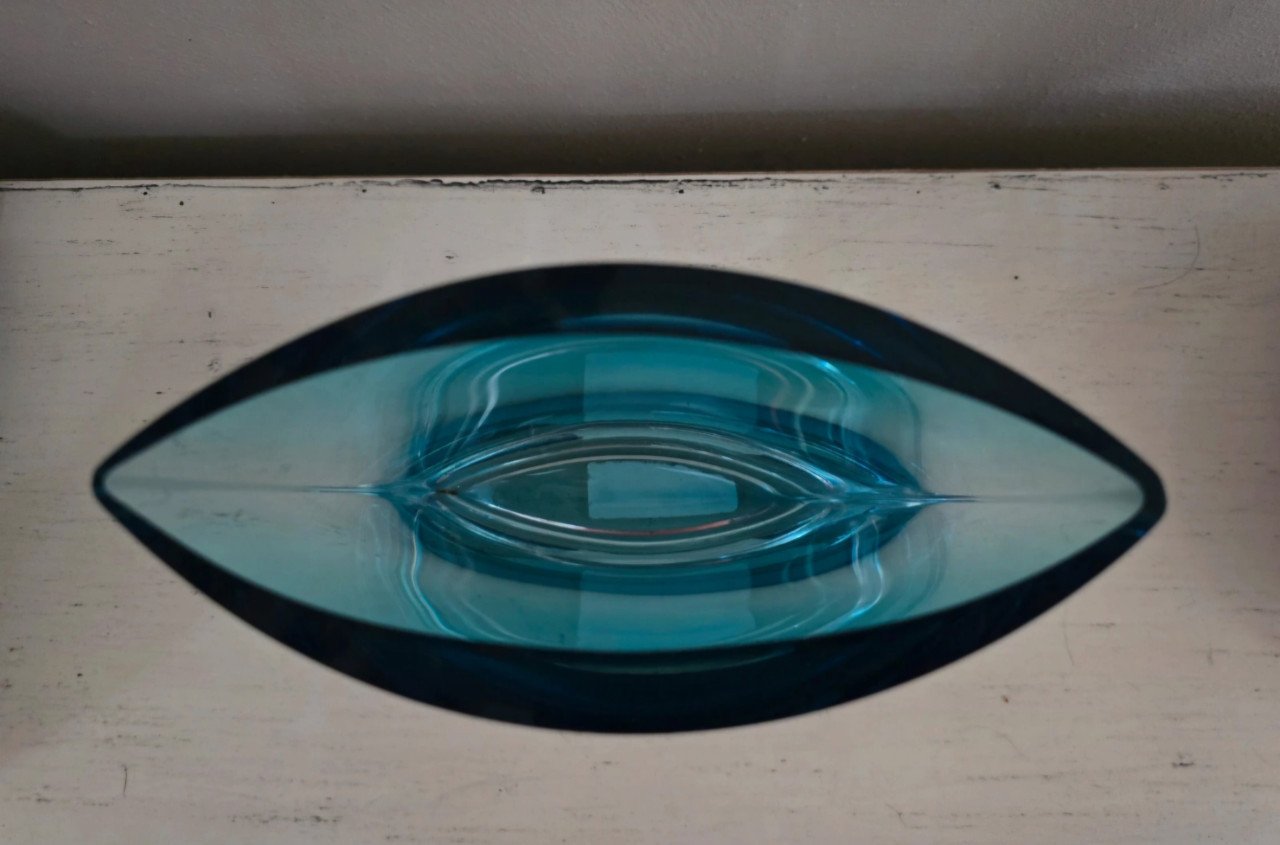 Ovale turquoise vaas van dik glas