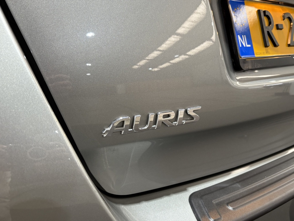Toyota Auris touring sports 1.8 hybr. dynamic team d | trekhaak | stoelverw