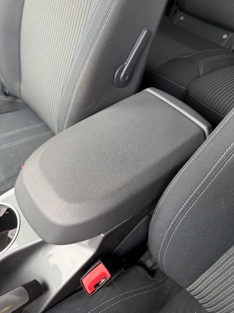 Ford C-max 1.0 - titanium - nieuwe distributie -125pk