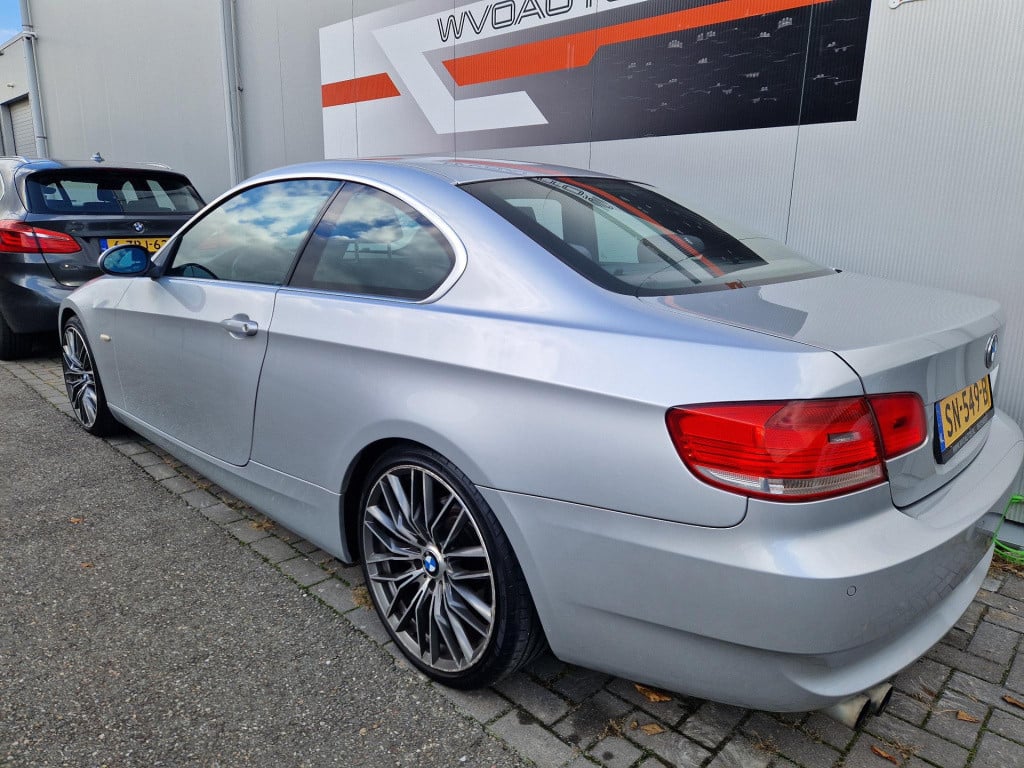 BMW 3-serie coupé 325i executive