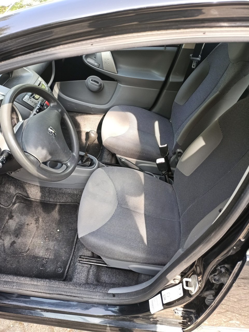 Te koop: nette Peugeot 107 1.0-12V XS