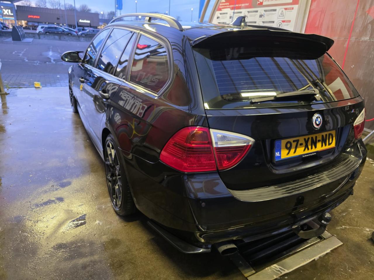 Bmw 320i e91 met panorama.