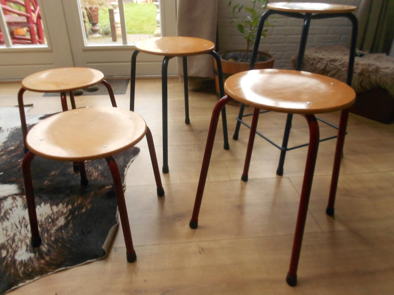 Vijf vintage presikhaaf school krukjes