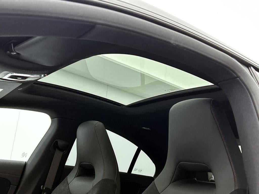 Mercedes-Benz Cla 250 e business solution amg | nightpakket | smartphone in