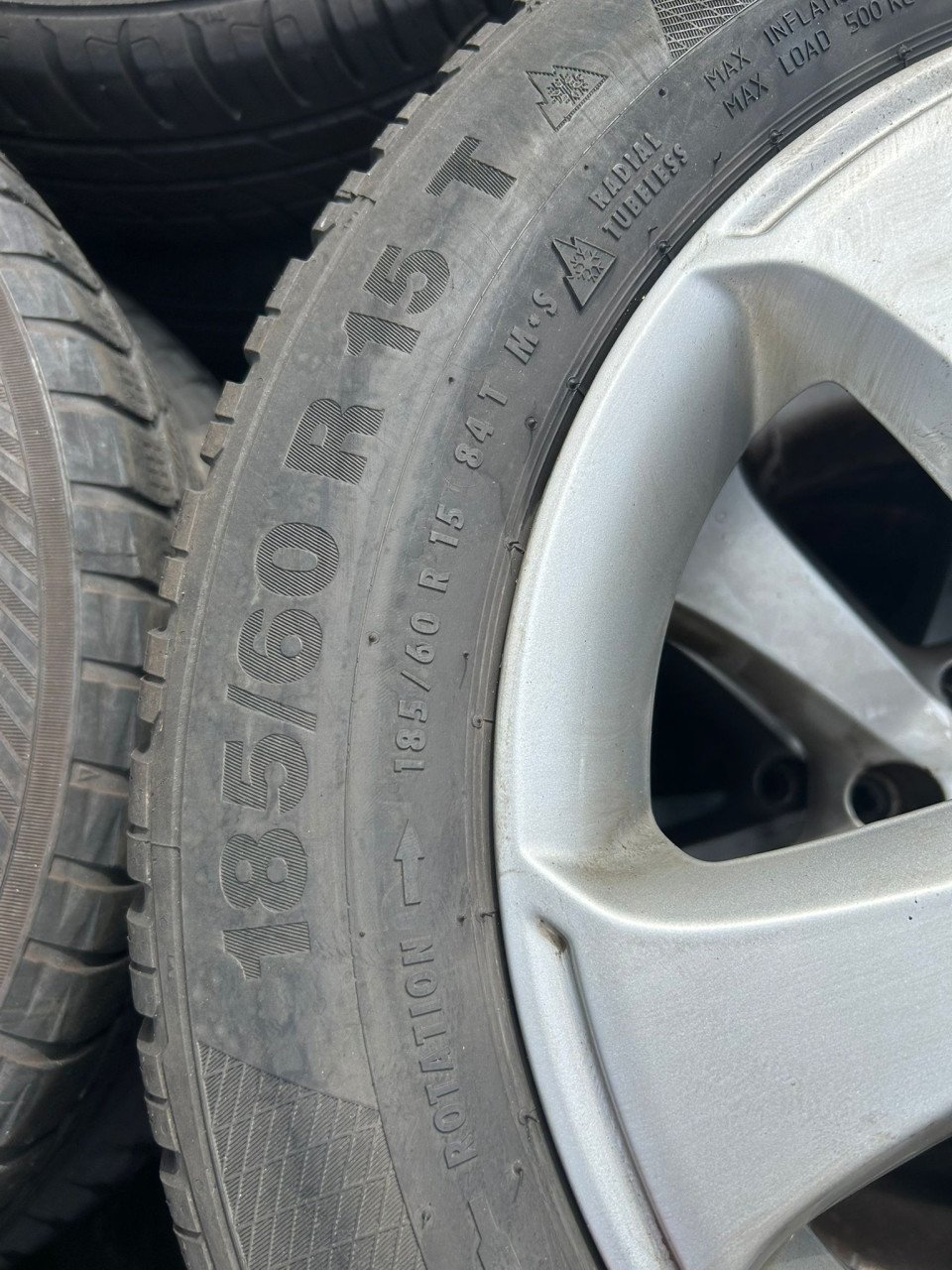 VW ALUMINIUM VELGEN MET CONTINENTAL ALL SEASON BANDEN