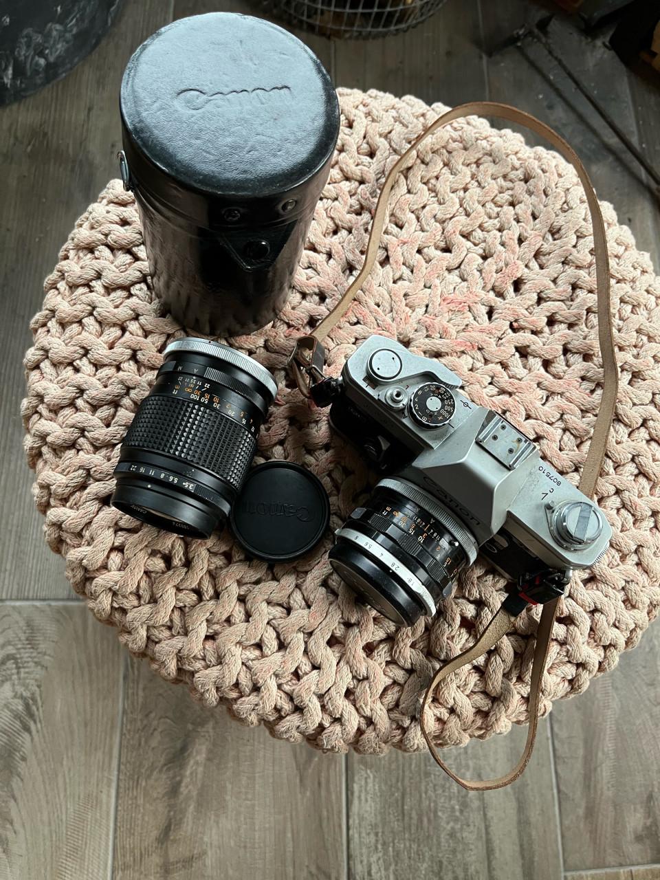 VINTAGE Canon FT QL SLR camera