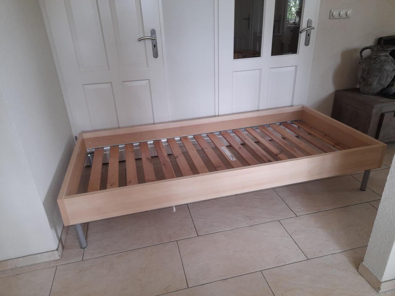 1 persoon bed 90 x 200 (in goede staat )