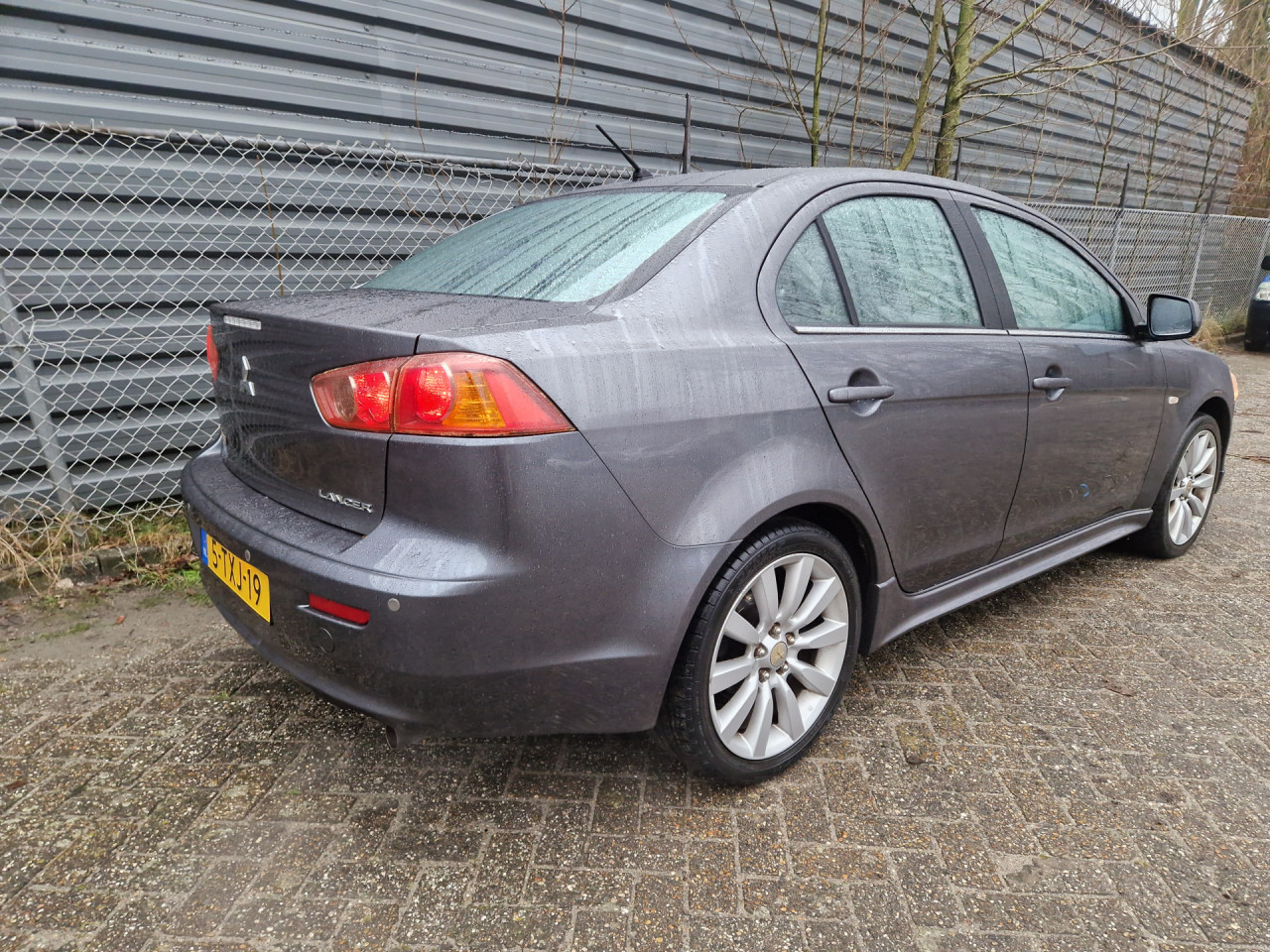 Mitsubishi Lancer Sports Sedan 1.8 Instyle